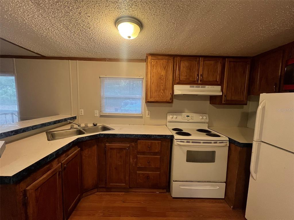 23924 NW 182ND PLACE, HIGH SPRINGS, FL — photo 2 of 12