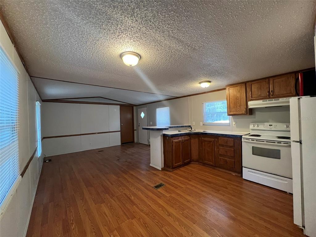 23924 NW 182ND PLACE, HIGH SPRINGS, FL — photo 4 of 12