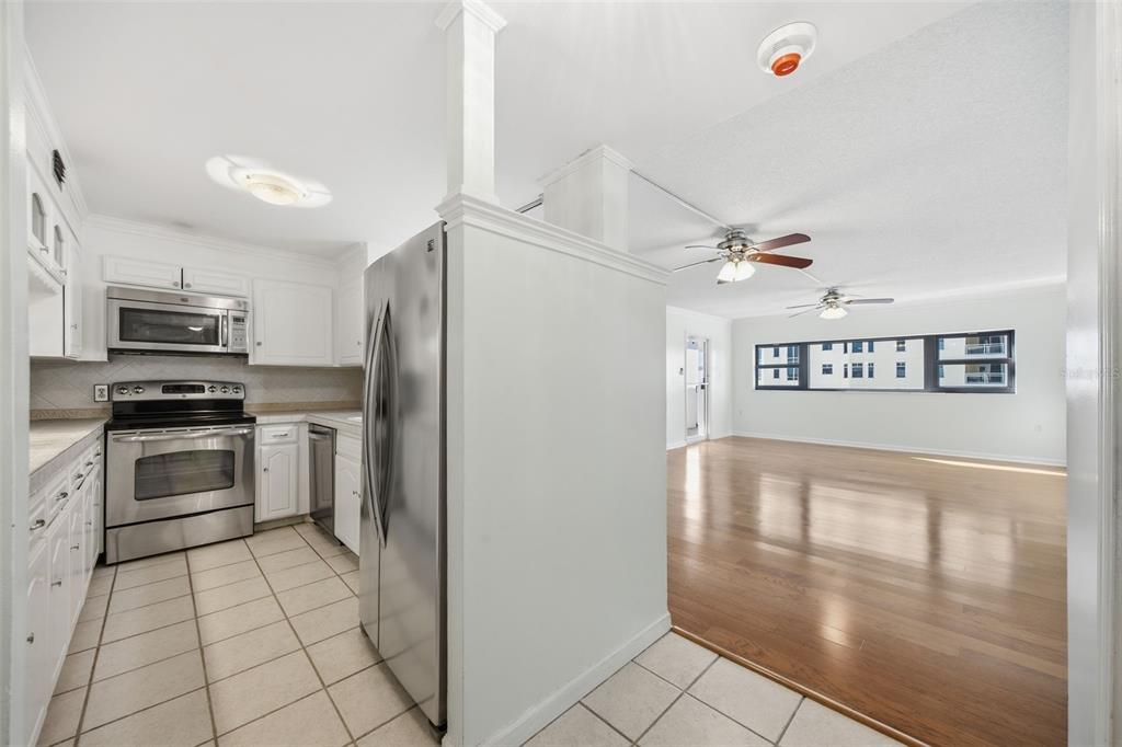 4141 BAYSHORE BOULEVARD UNIT 1502, TAMPA, FL — photo 3 of 30