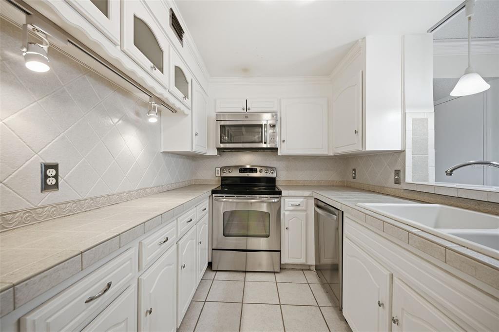 4141 BAYSHORE BOULEVARD UNIT 1502, TAMPA, FL — photo 4 of 30