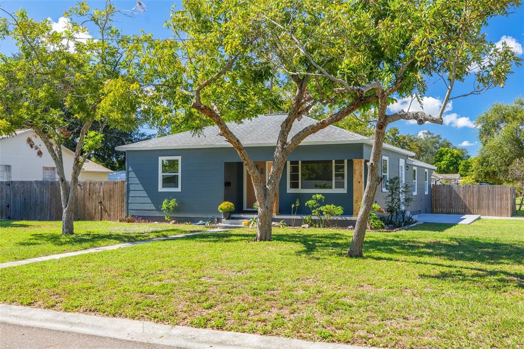 3138 YALE STREET N, ST PETERSBURG, FL — photo 3 of 37