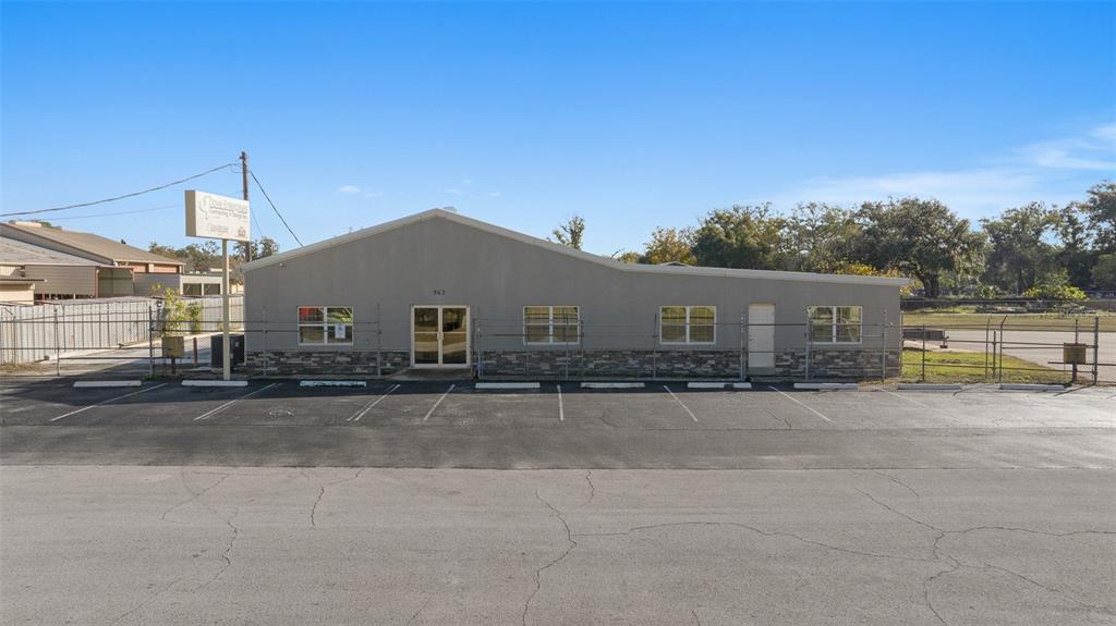 943 NW 17TH AVENUE