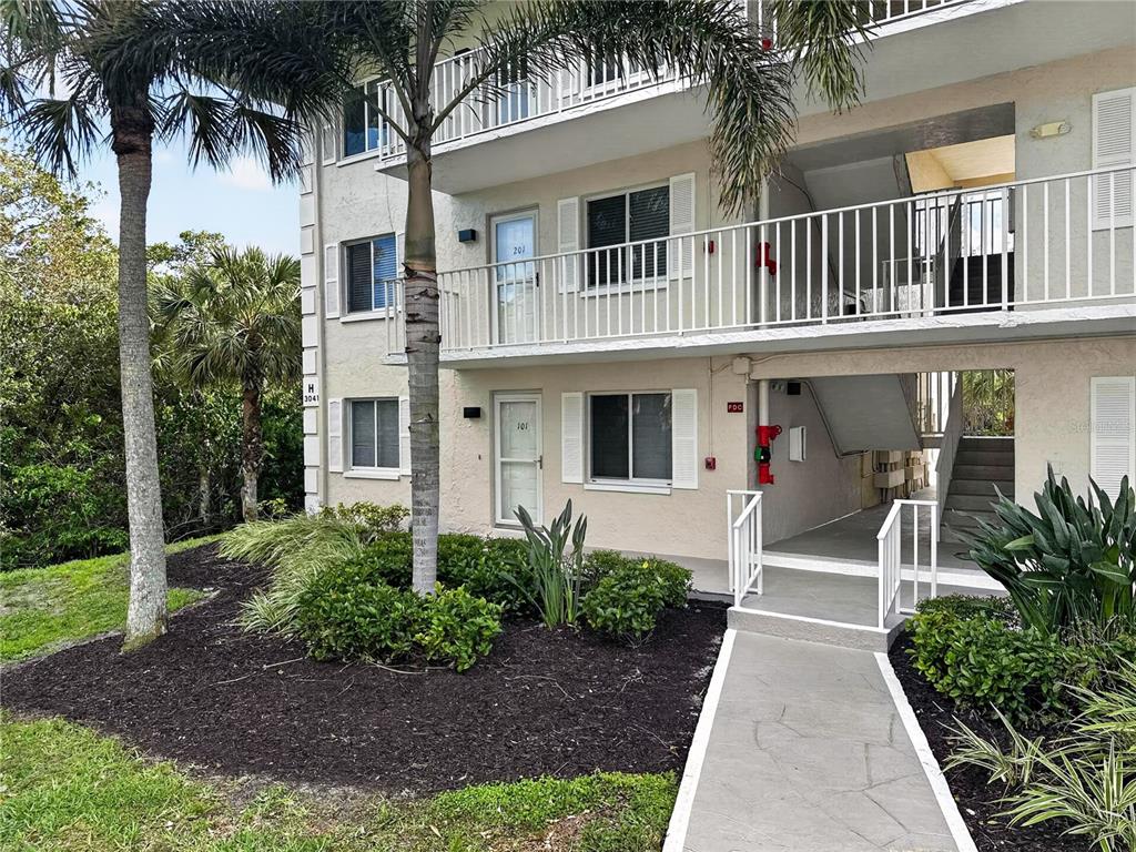 3041 SANDPIPER BAY CIRCLE UNIT H201