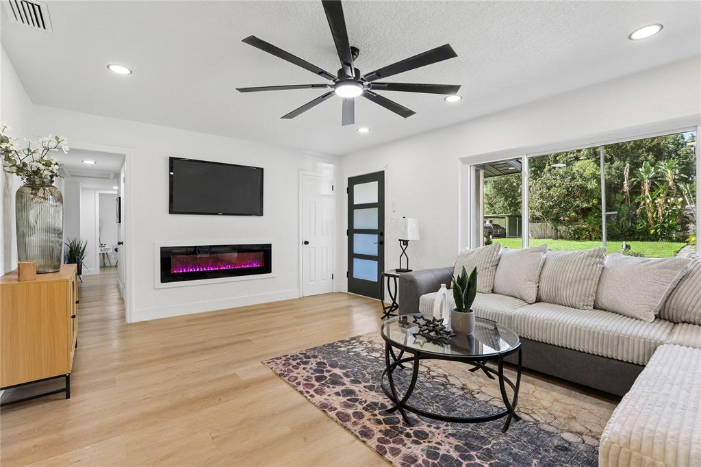 1718 CAMPBELL AVENUE, ORLANDO, FL — photo 3 of 25