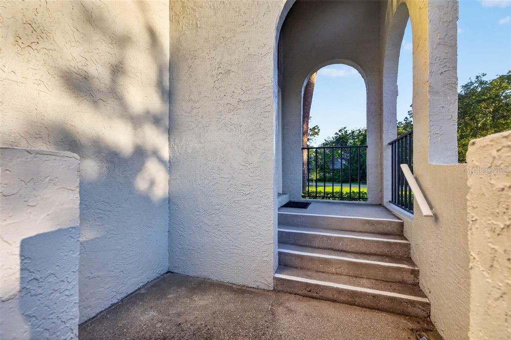4843 NAPOLI COURT NE, ST PETERSBURG, FL — photo 2 of 27