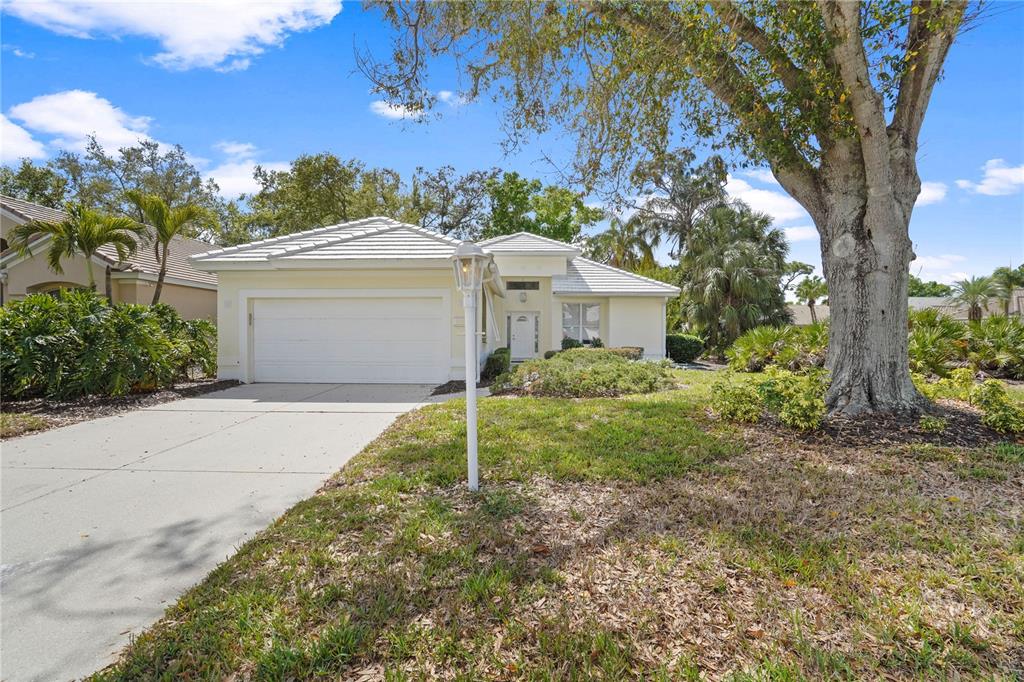 7909 HAMPTON COURT