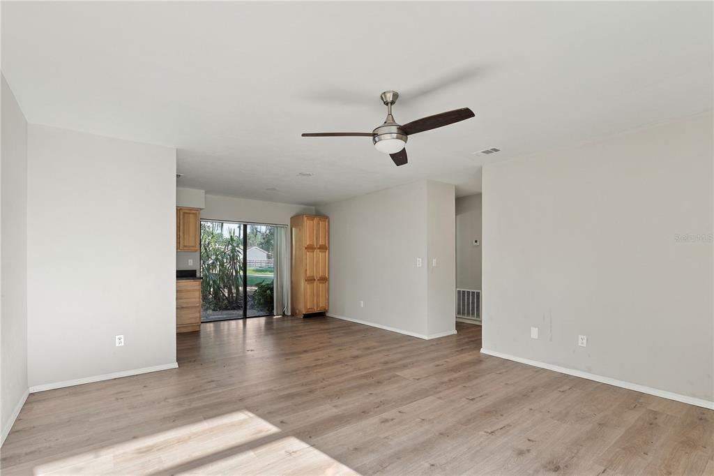 11720 SE 129TH PLACE, OCKLAWAHA, FL — photo 4 of 30