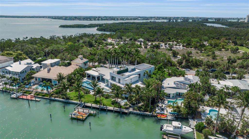 445 MCKINLEY DRIVE, SARASOTA, FL — photo 2 of 30