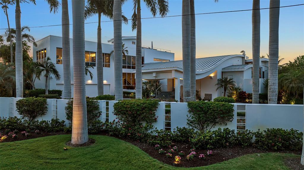 445 MCKINLEY DRIVE, SARASOTA, FL — photo 5 of 30