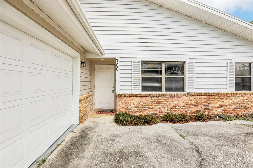 700 13TH COURT SW, LARGO, FL — photo 4 of 30