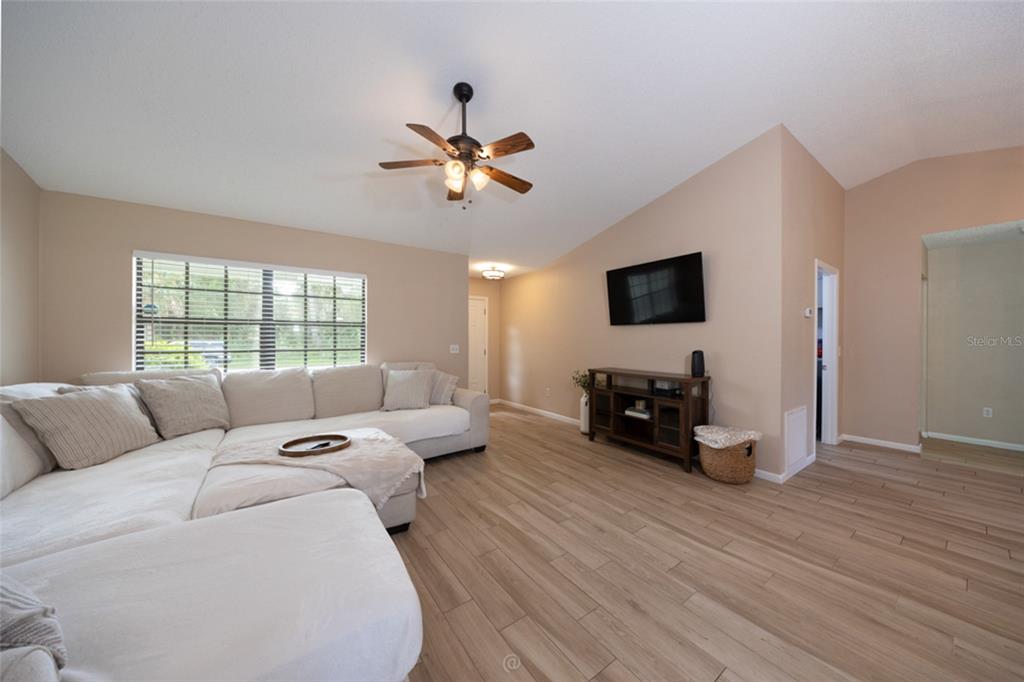 31 PINELYNN DRIVE, PALM COAST, FL — photo 4 of 18