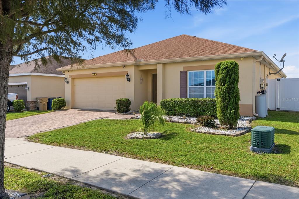 272 SPARROW HAWK DRIVE, GROVELAND, FL — photo 3 of 35