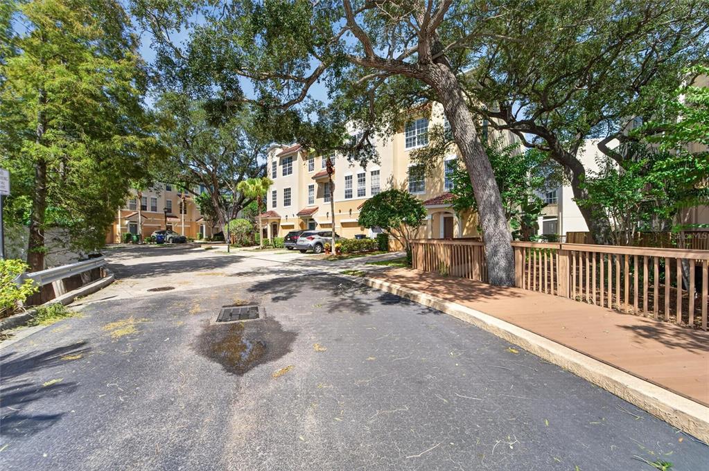 3186 BAYSHORE OAKS DRIVE, TAMPA, FL — photo 5 of 30