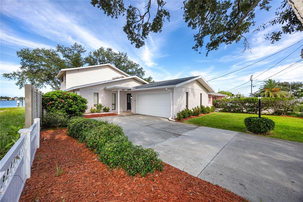 517 20TH AVENUE, INDIAN ROCKS BEACH, FL — photo 3 of 30