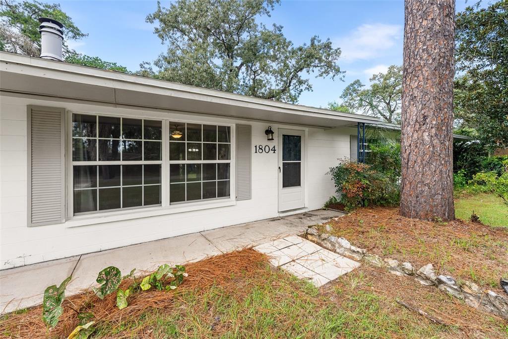 1804 NW 36TH TERRACE, GAINESVILLE, FL — photo 4 of 30