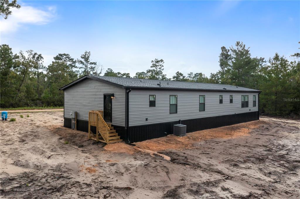 131 QUAIL WAY, HAWTHORNE, FL — photo 4 of 30