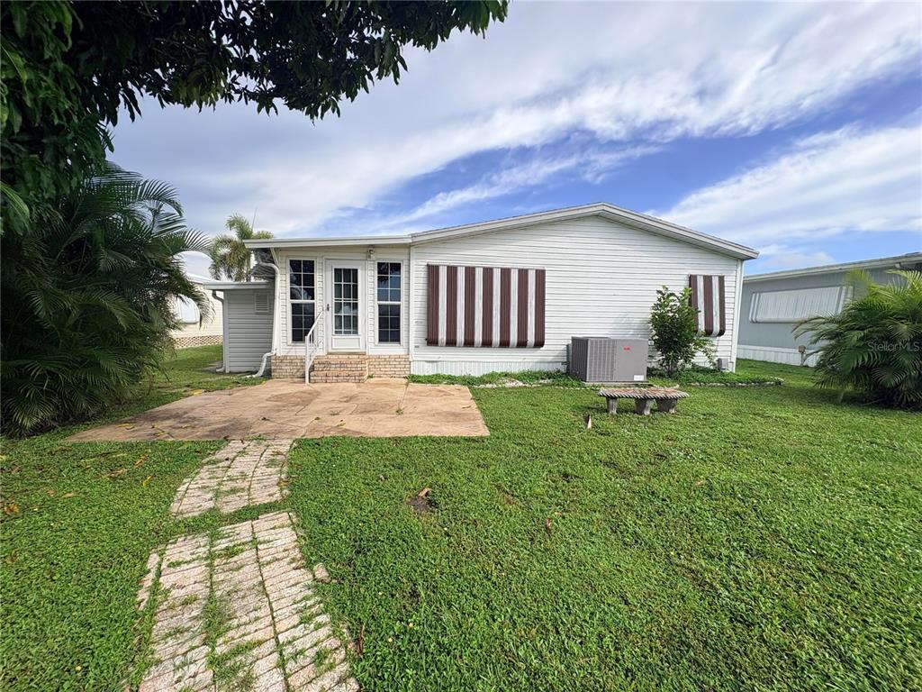 3062 ARTESIAN LANE, NORTH FORT MYERS, FL — photo 4 of 30
