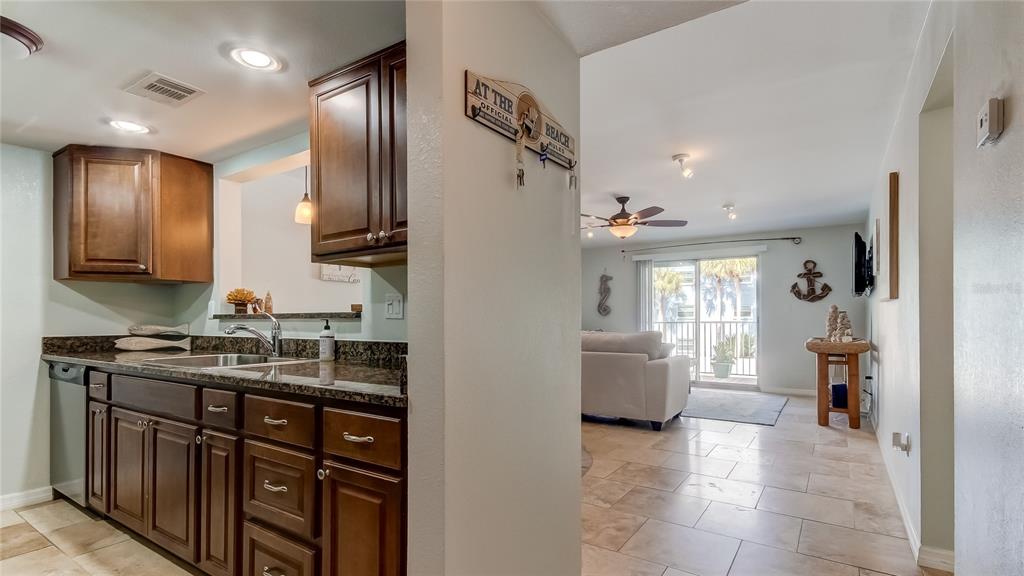 464 N PAULA DRIVE UNIT 211, DUNEDIN, FL — photo 3 of 30