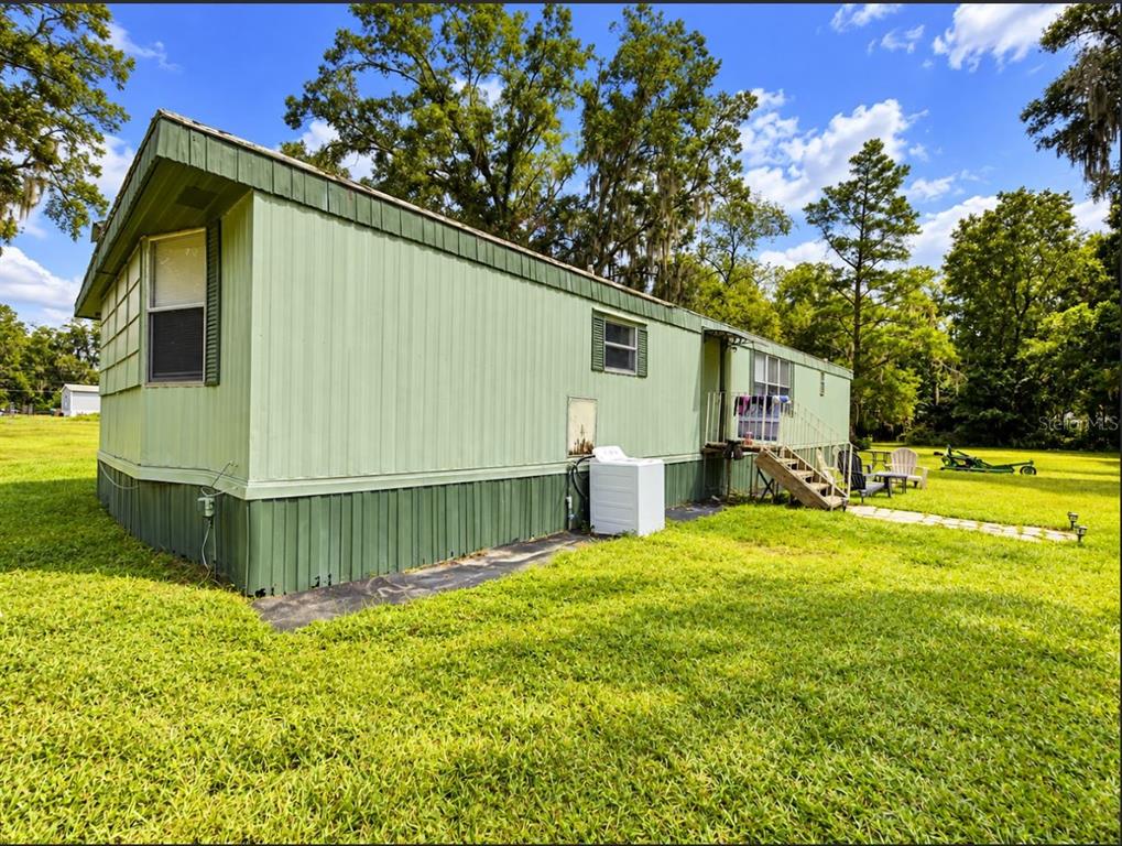 4980 SE 14TH STREET, SUMMERFIELD, FL — photo 5 of 9
