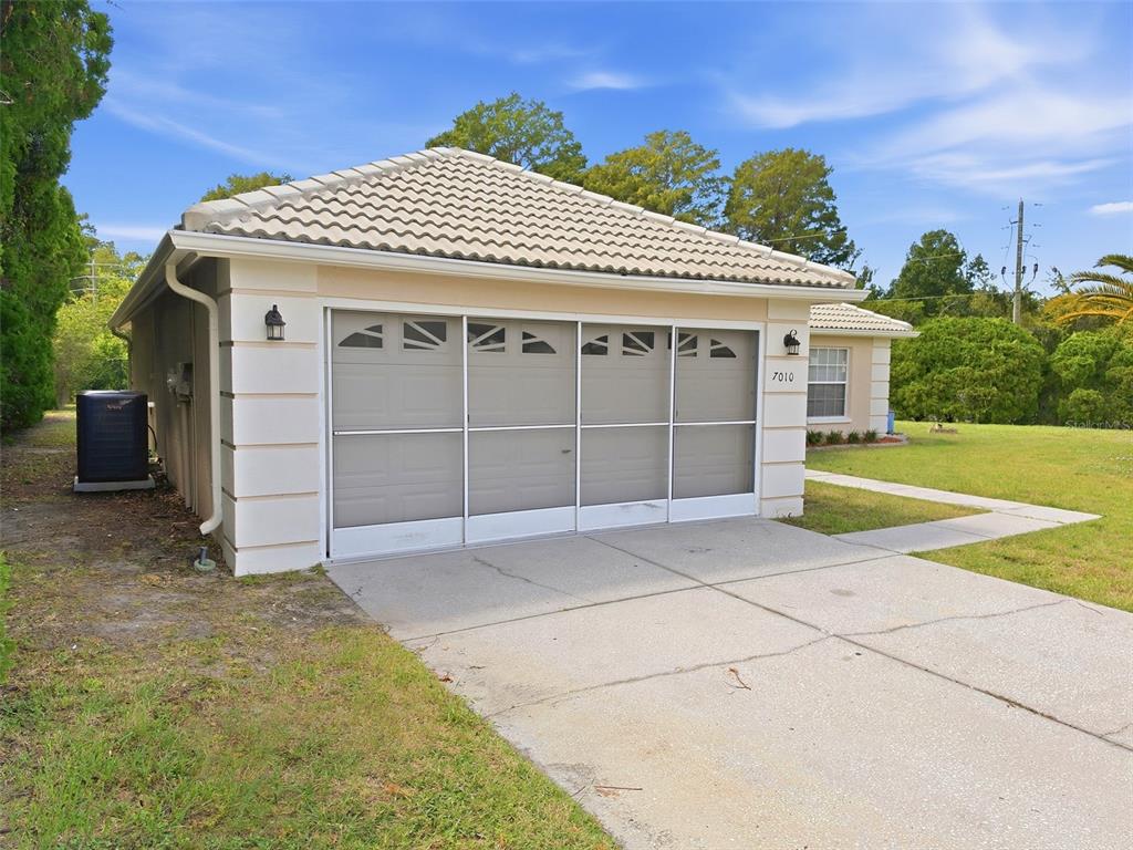 7010 ORCHID LAKE ROAD, NEW PORT RICHEY, FL — photo 3 of 30