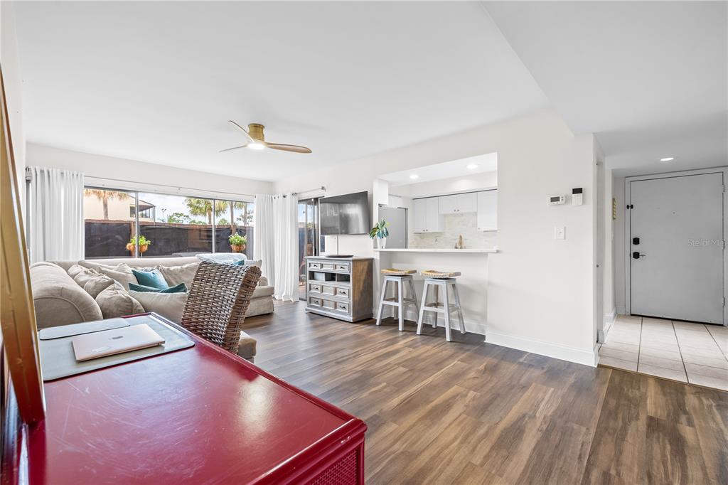782 VILLAGE LAKE TERRACE N UNIT 103, ST PETERSBURG, FL — photo 5 of 30