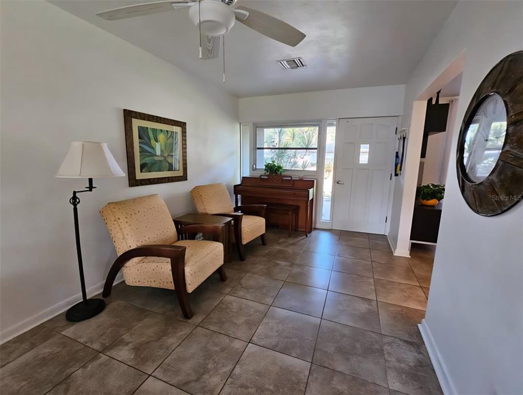 11598 OVAL DRIVE W, LARGO, FL — photo 4 of 23