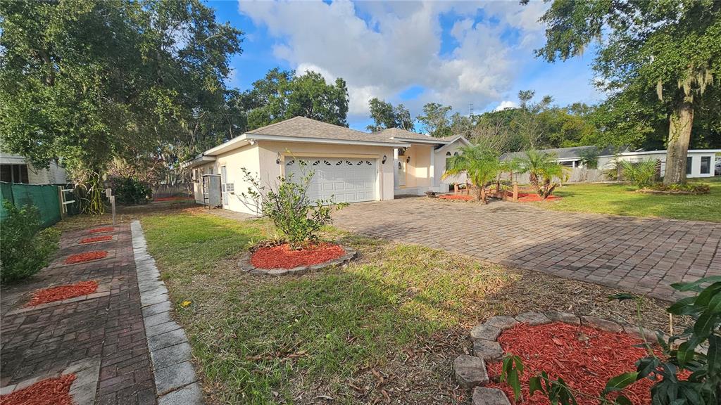 25 E CHESLEY AVENUE, EUSTIS, FL — photo 2 of 30