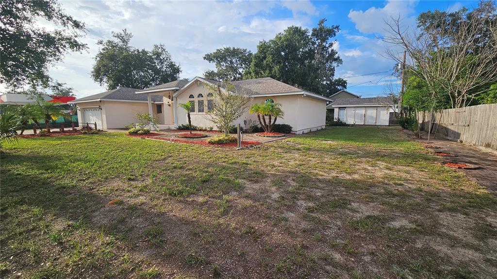 25 E CHESLEY AVENUE, EUSTIS, FL — photo 3 of 30