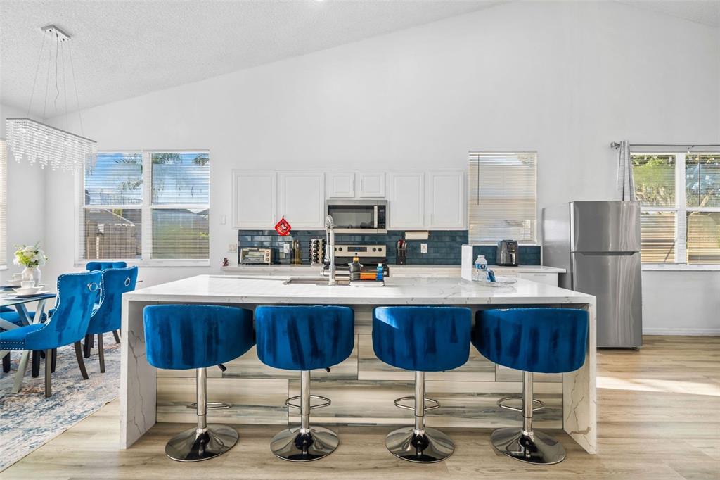 137 S ROMA WAY, KISSIMMEE, FL — photo 5 of 30