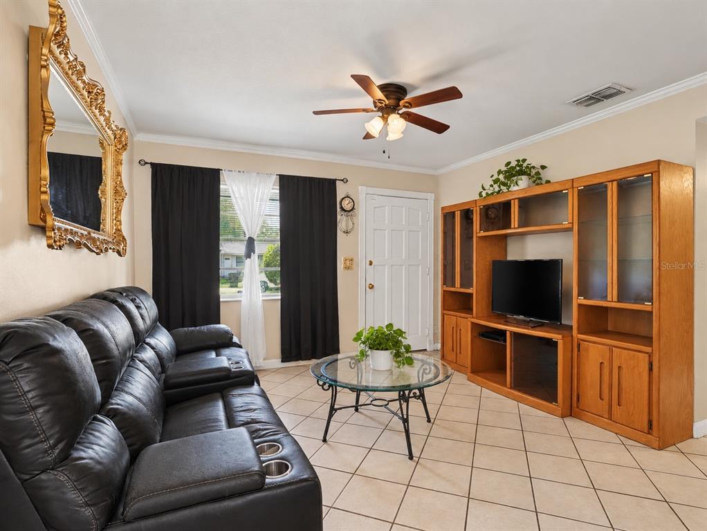 322 NE 9TH STREET, MULBERRY, FL — photo 2 of 13