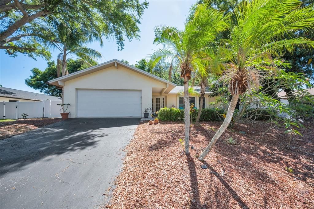 520 SANDY HOOK ROAD, PALM HARBOR, FL — photo 3 of 30