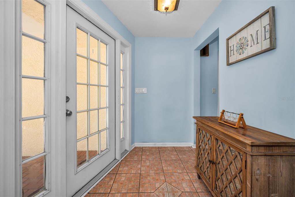 520 SANDY HOOK ROAD, PALM HARBOR, FL — photo 5 of 30