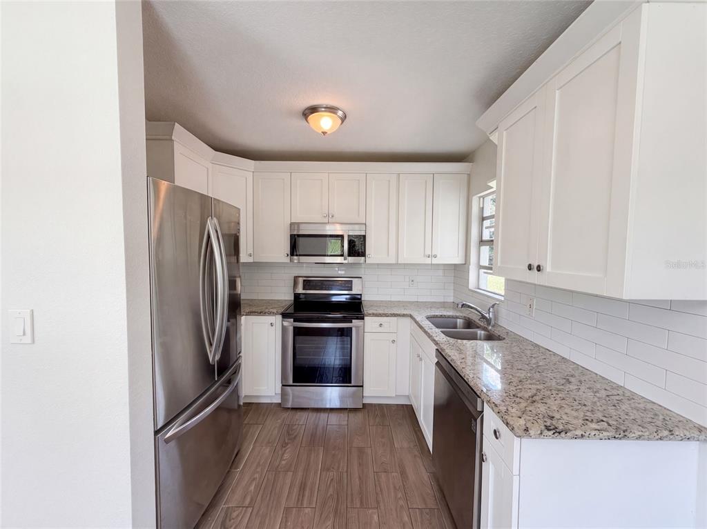 2406 E CURTIS STREET, TAMPA, FL — photo 2 of 15