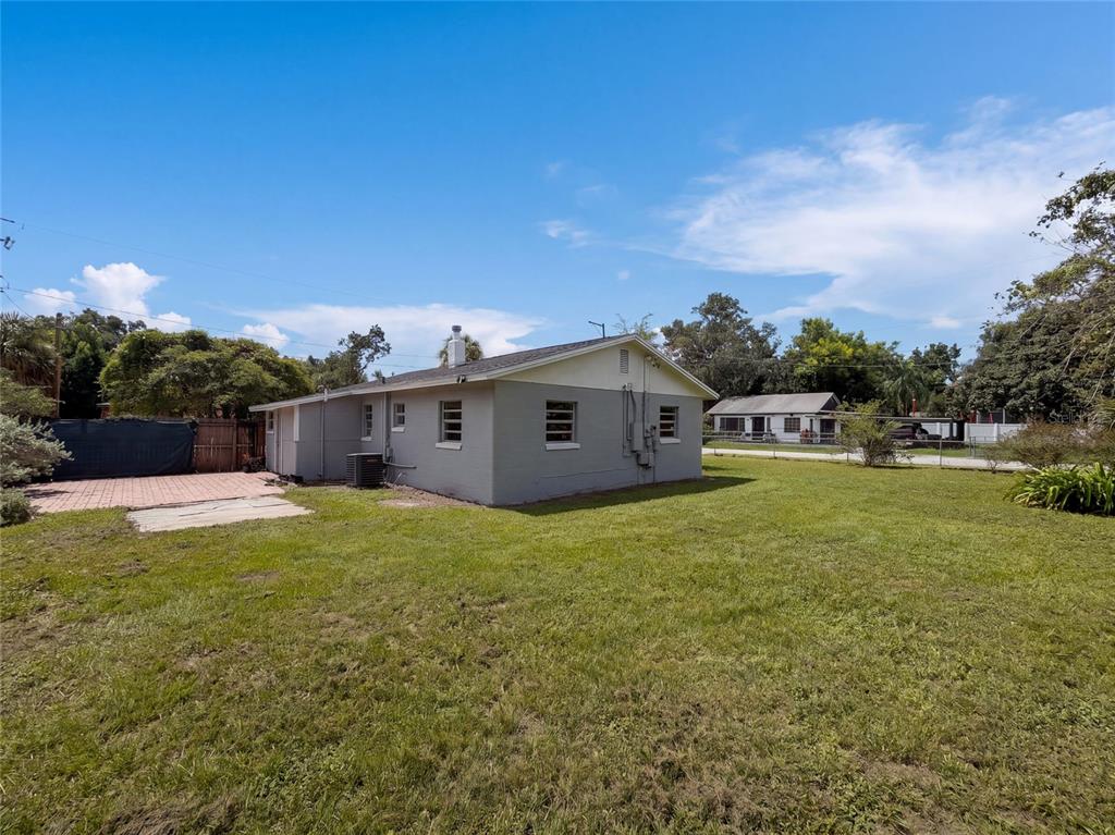 2406 E CURTIS STREET, TAMPA, FL — photo 5 of 15