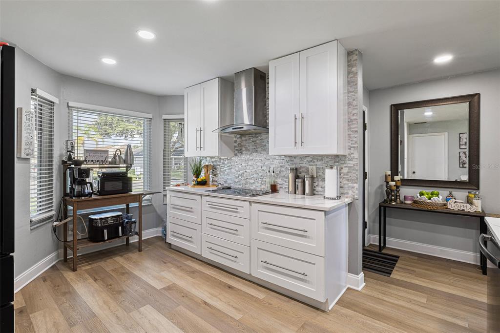 8703 FORT JEFFERSON BOULEVARD, ORLANDO, FL — photo 4 of 40