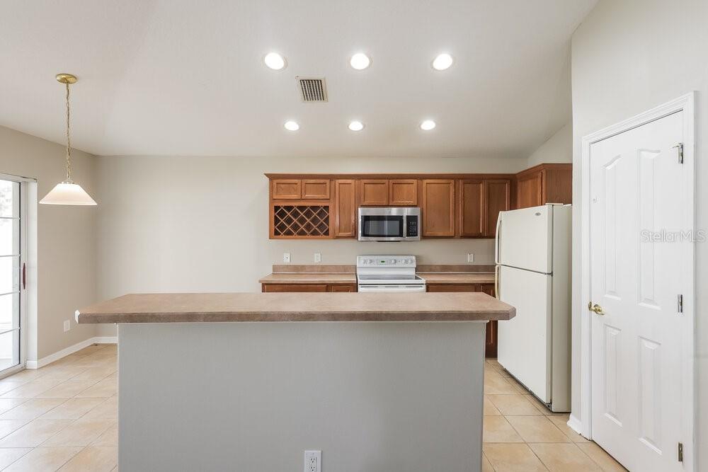 11160 GOLDEN SILENCE DRIVE, RIVERVIEW, FL — photo 4 of 16