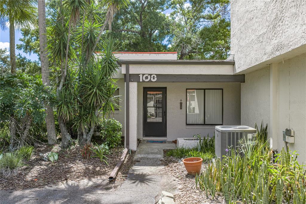 108 CAPRI COURT N, PLANT CITY, FL — photo 4 of 30