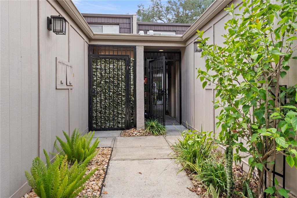 3714 CARROLLBROOK ROAD, TAMPA, FL — photo 2 of 30