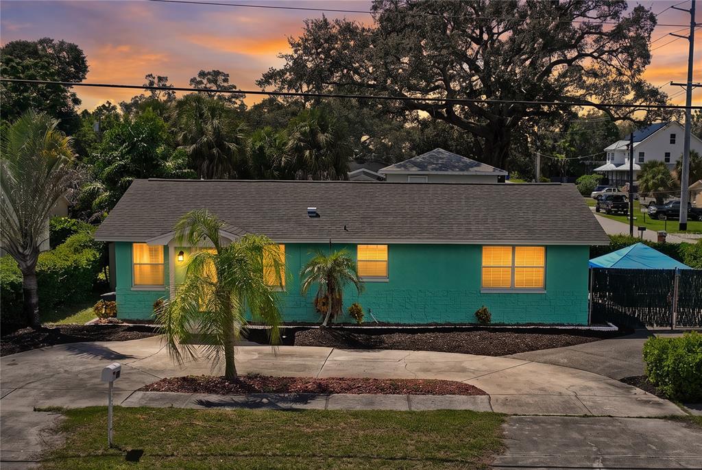 223 N WALTON AVENUE, TARPON SPRINGS, FL — photo 2 of 48