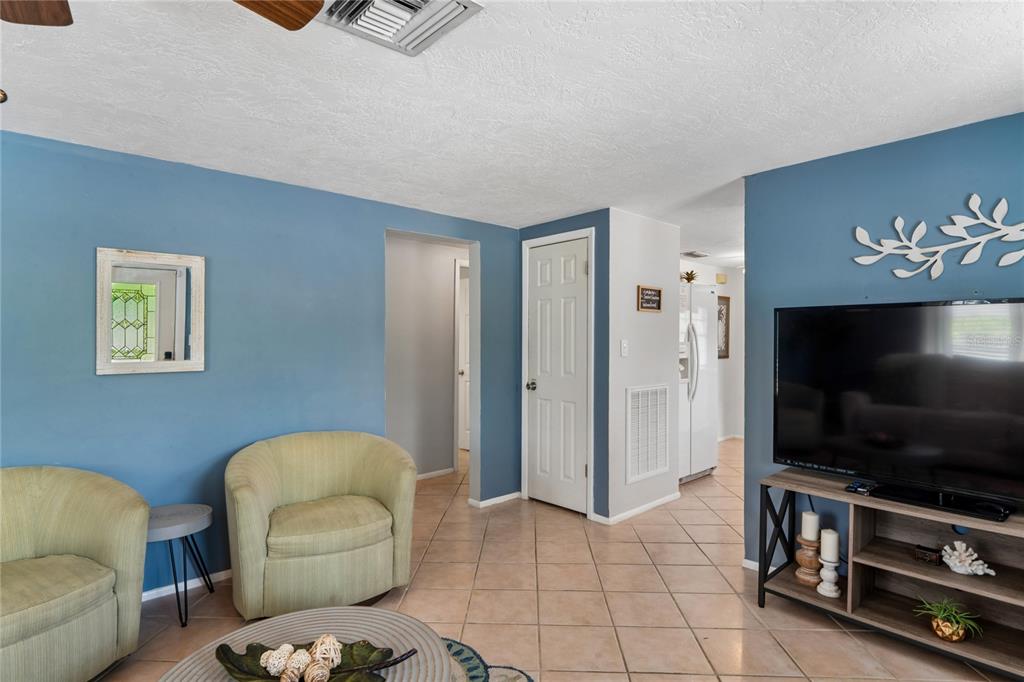 223 N WALTON AVENUE, TARPON SPRINGS, FL — photo 4 of 48