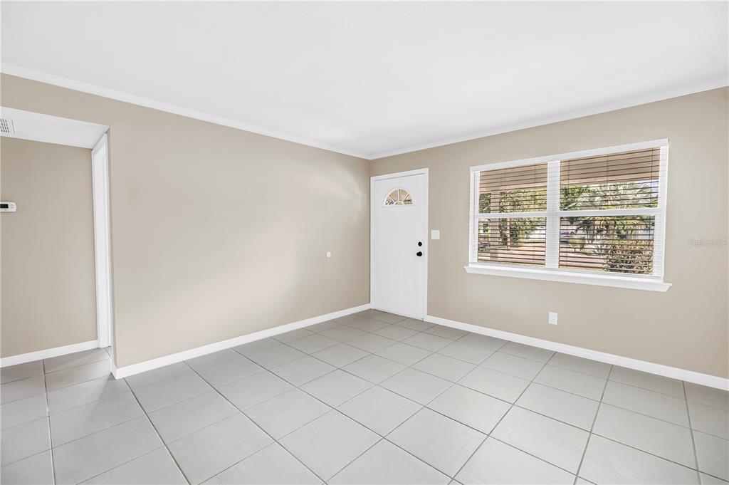 8044 25TH AVENUE N, ST PETERSBURG, FL — photo 3 of 33