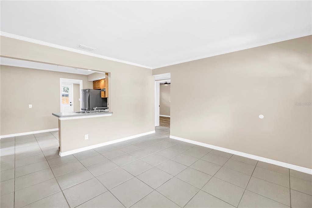 8044 25TH AVENUE N, ST PETERSBURG, FL — photo 4 of 33