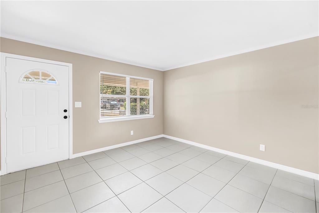8044 25TH AVENUE N, ST PETERSBURG, FL — photo 5 of 33