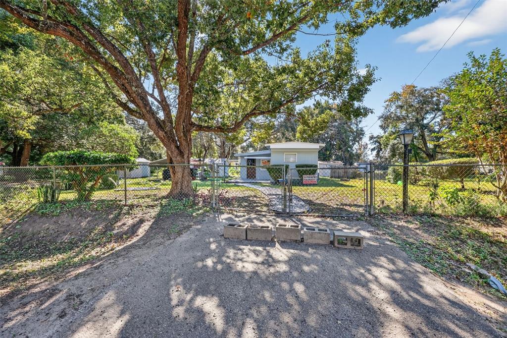 10438 SE 130TH PLACE, OCKLAWAHA, FL — photo 3 of 29