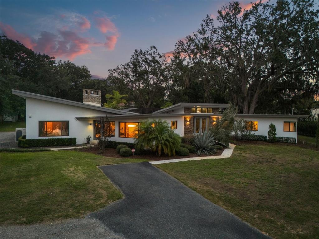 12550 LAKESHORE DRIVE