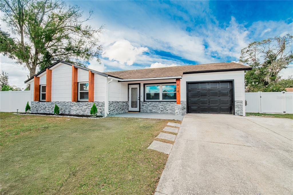 616 HIGHVIEW CIRCLE N