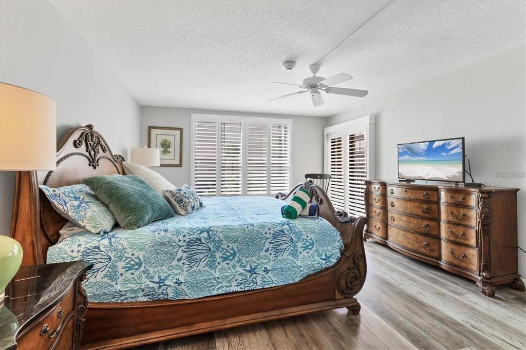 6480 MIDNIGHT PASS ROAD UNIT 311, SARASOTA, FL — photo 4 of 30