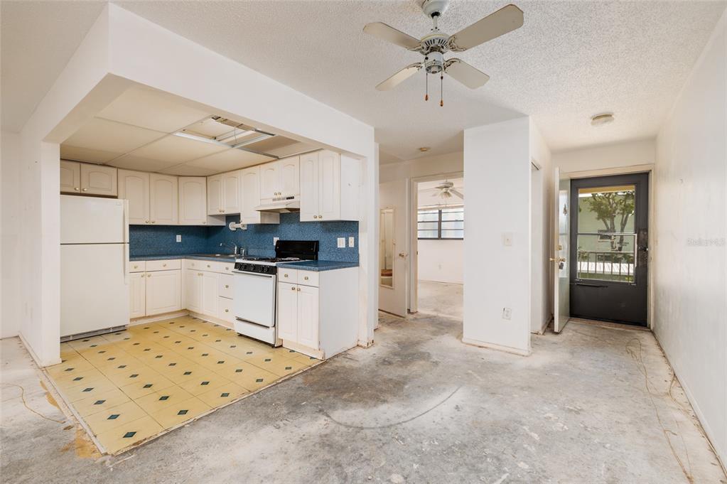 5980 TERRACE PARK DRIVE N UNIT 208, ST PETERSBURG, FL — photo 5 of 30