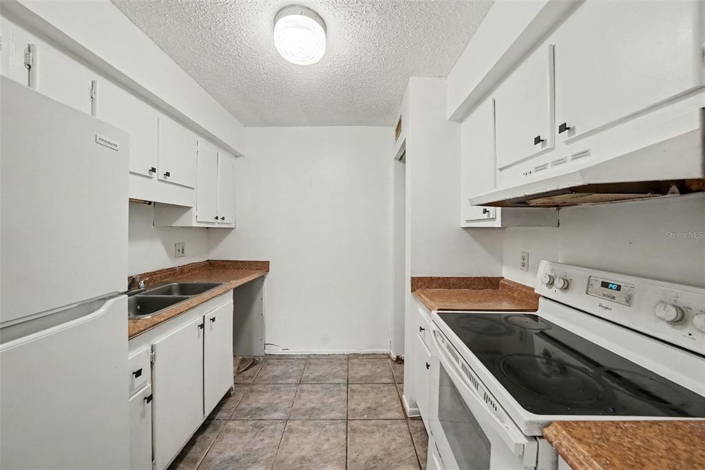 305 E WELLINGTON COURT UNIT 64, TAMPA, FL — photo 3 of 15