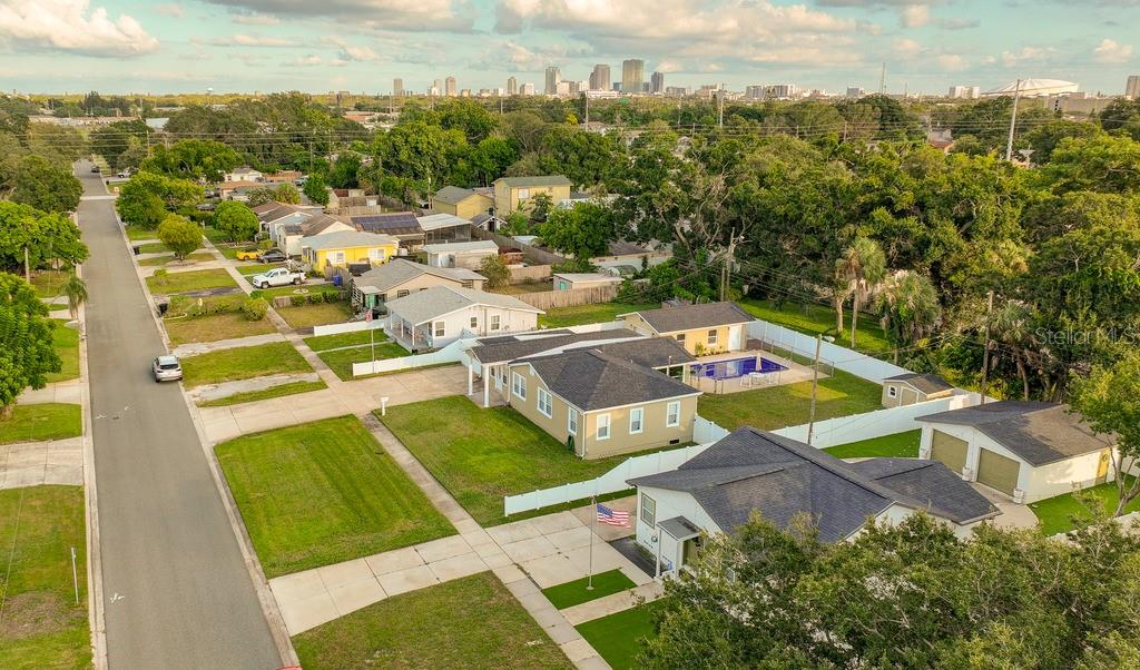 2576 17TH AVENUE N, ST PETERSBURG, FL — photo 3 of 30